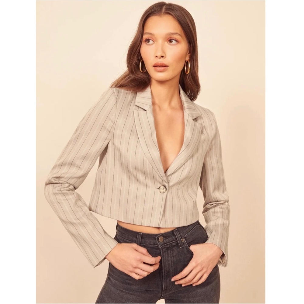 Reformation Beige Pinstripe Recycled Fabric Cropped Relaxed Fit Blazer Jacket Xs